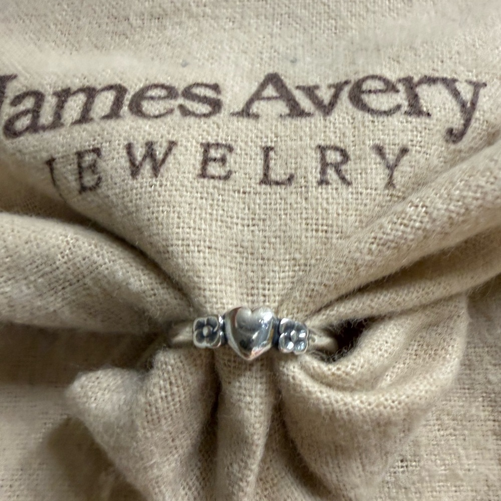 James Avery Silver Floral Heart Ring - Picture 1 of 2